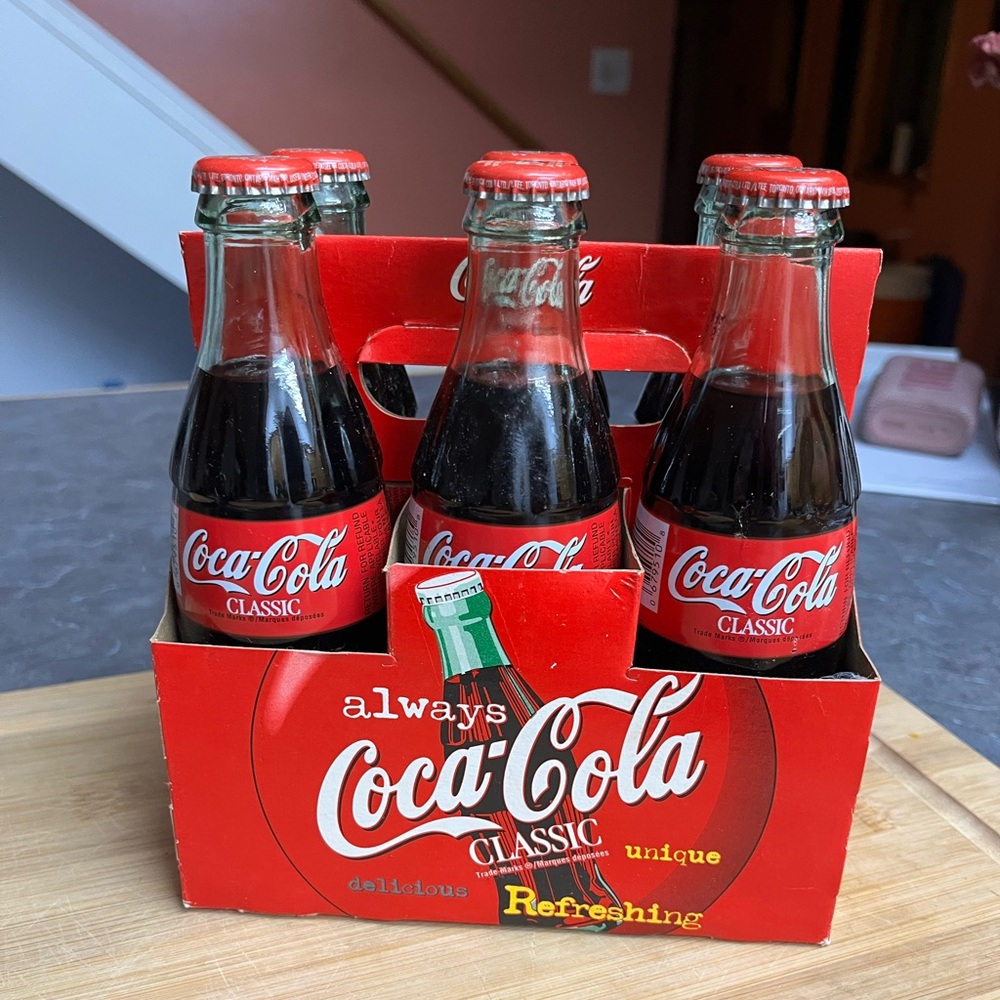 Coca-Cola - 6 pack - Inaugural Game Leafs VS Canadiens - Feb ‘99